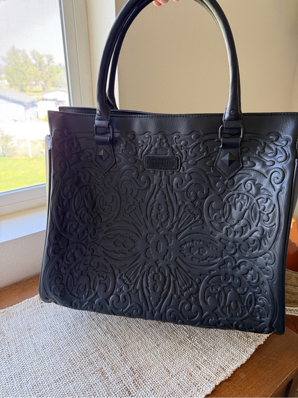 Rare Loungefly Black Embossed Skull Tote Bag - Picture 2 of 6